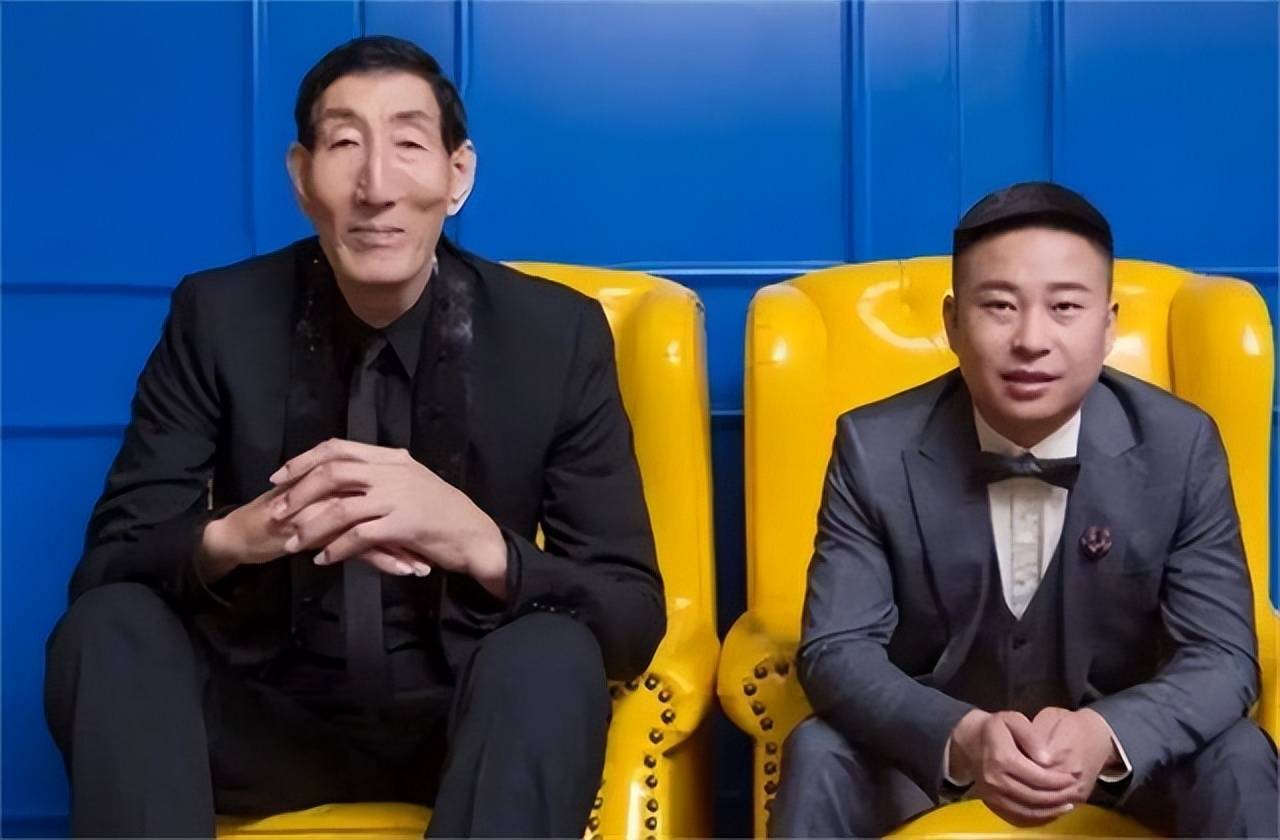 幸福婚姻年近五十的鲍喜顺虽然生活条件迎来了转机,但一直有件心事没