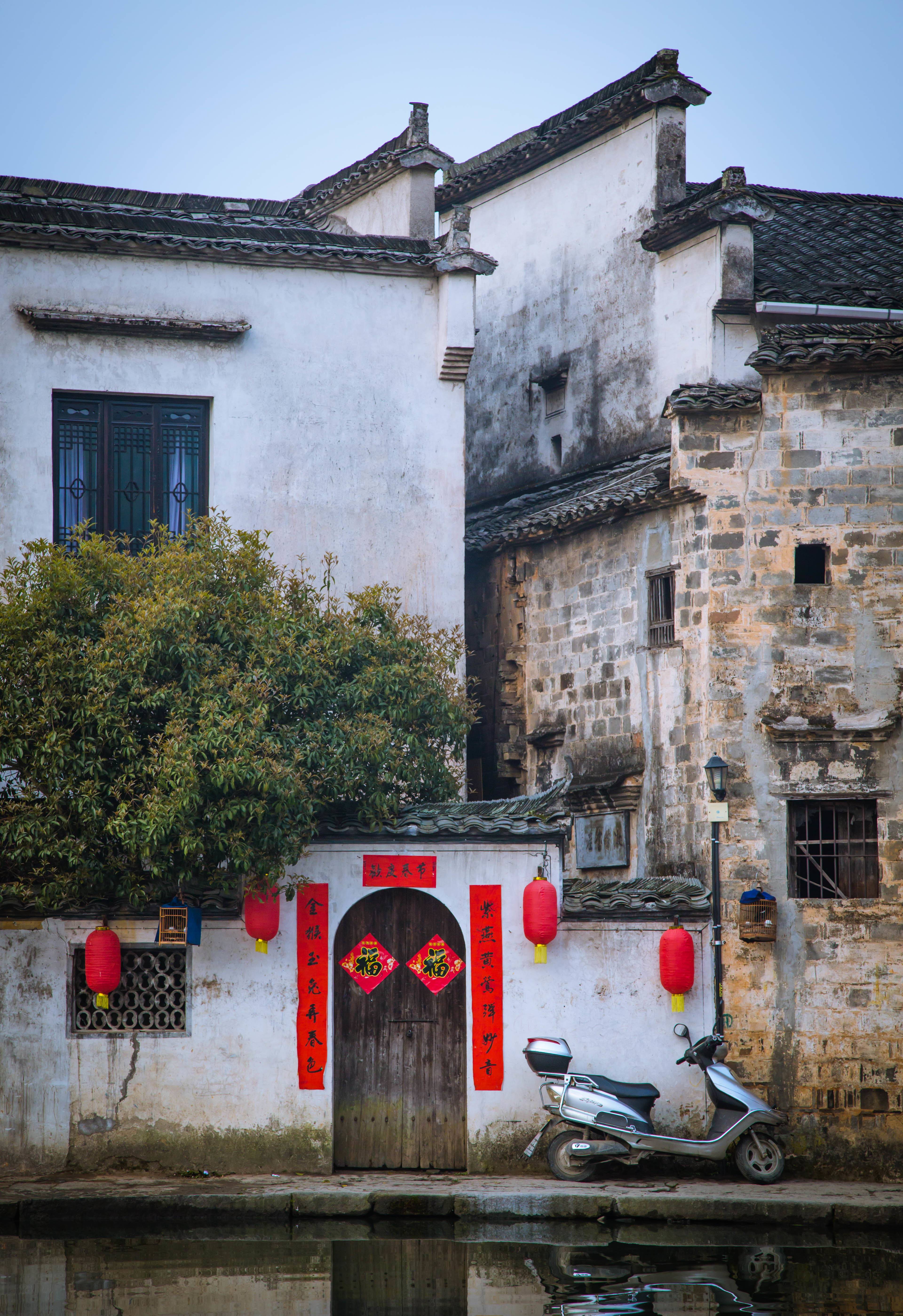 芹川古村，千岛湖畔的徽州建筑，70%的房子有700年历史
