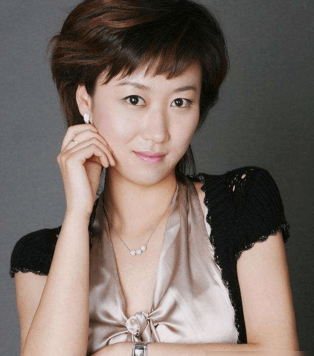 她是知名主持人,新婚第二天与世长辞,丈夫伤心欲绝至今未娶_魏笑_祁骥