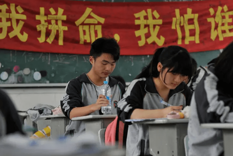 上海3所大学“臭名昭著”，毕业证书一文不值，考生和家长要小心