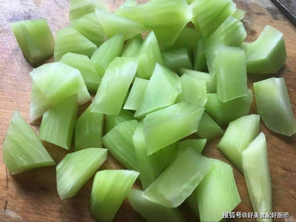 这菜对大人孩子都有好处,3种家常做法,荤素搭配换着吃_莴笋_食用_营养