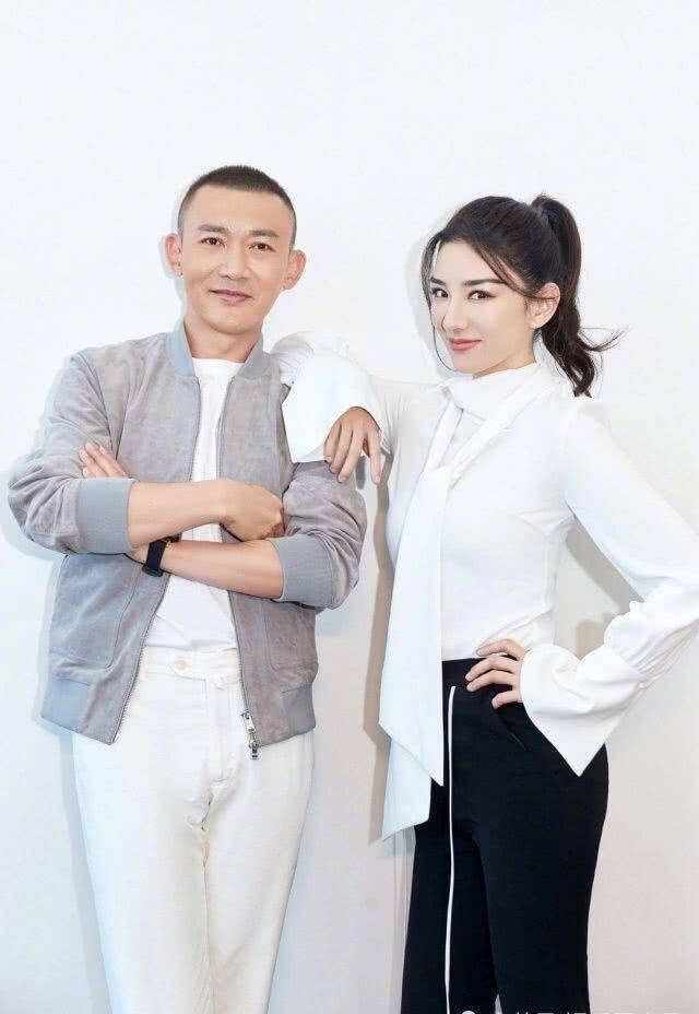 原创22岁聂远和23岁黄奕合影42岁聂远和43岁黄奕合影差距一目了然