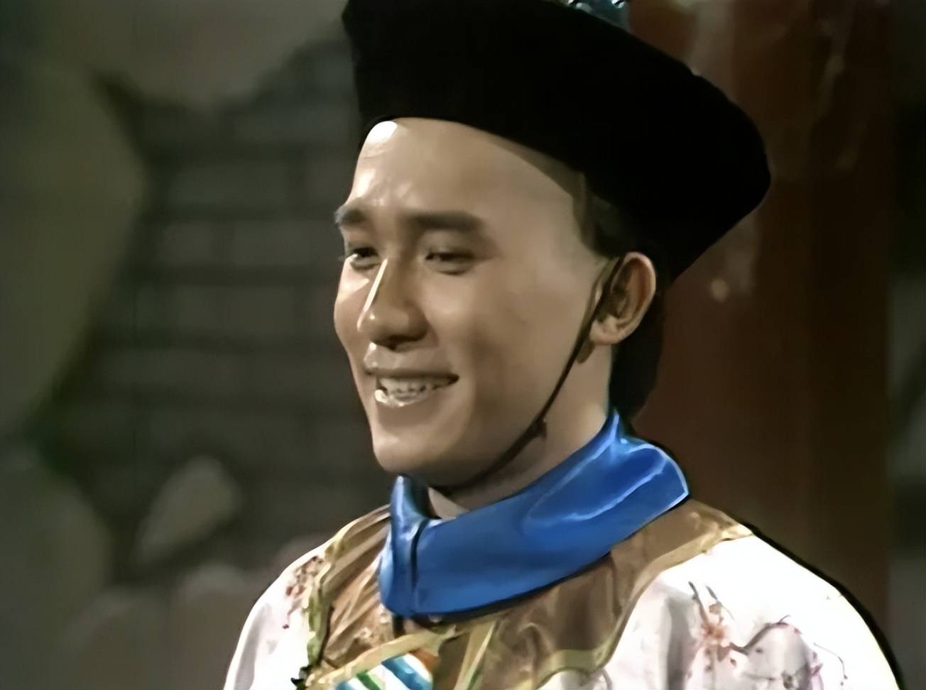 1984年,梁朝伟参演了《鹿鼎记》,凭借韦小宝一角一炮而红