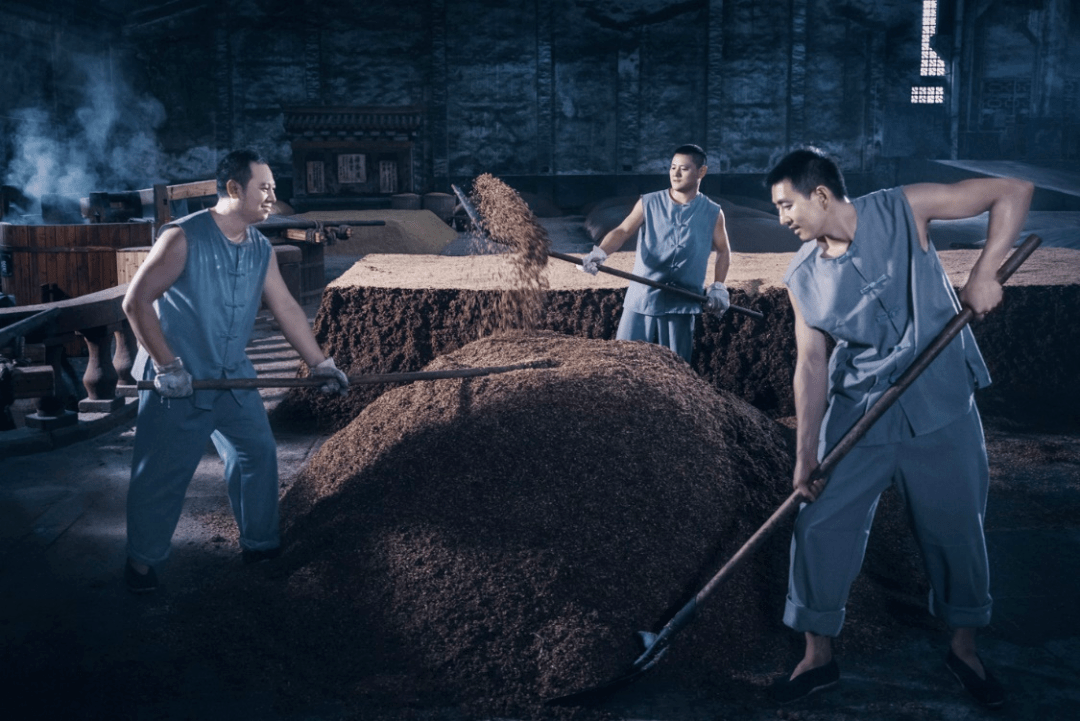 从泸州老窖国窖人的群像看中国名酒70年匠心传承丨劳动节特辑