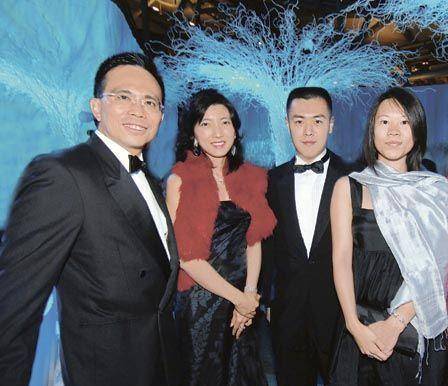 公公李嘉诚亲自出马花重金请"香港小神仙"贾璐铭女士出山为王富信的