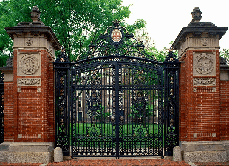 哈佛大学校门口图片