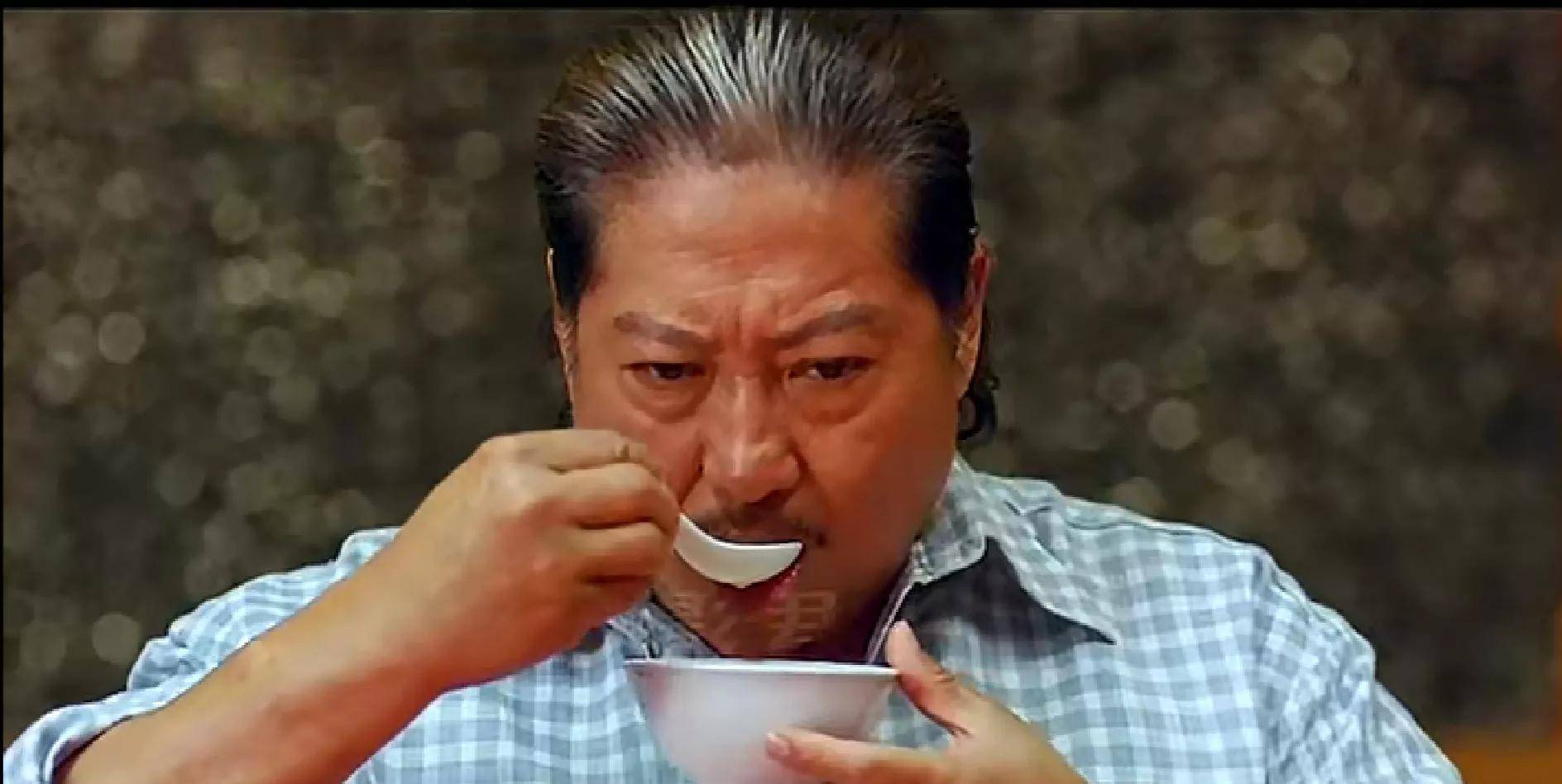 洪金宝主演《功夫厨神》:凭借一道开水白菜,获得厨神争夺赛冠军