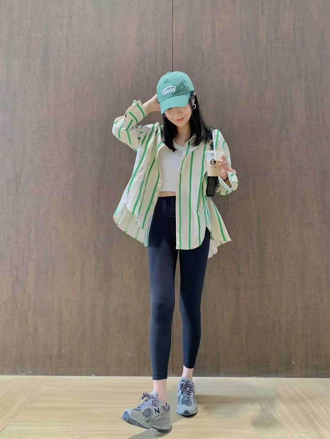 瑜伽裤怎么搭配上衣好看外穿