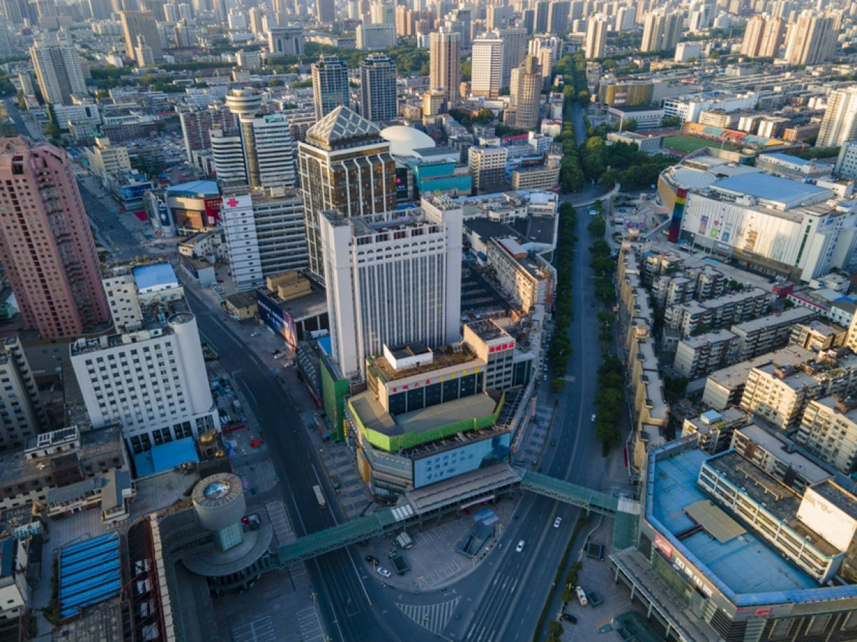 航拍疫情下的郑州二七商圈静悄悄