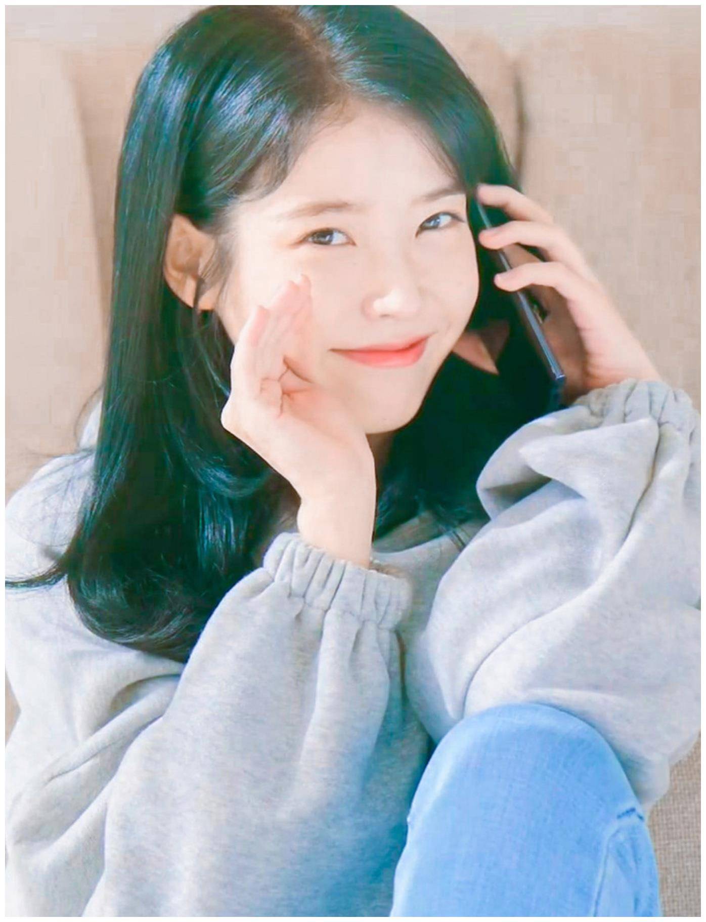 偏重iu的长发披肩,看起来又甜又时髦!