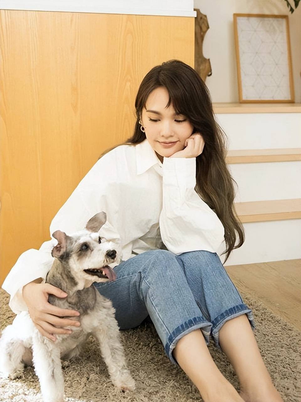 杨丞琳深夜痛哭发文悼念爱犬离世三个月陪伴多年早已亲如母女
