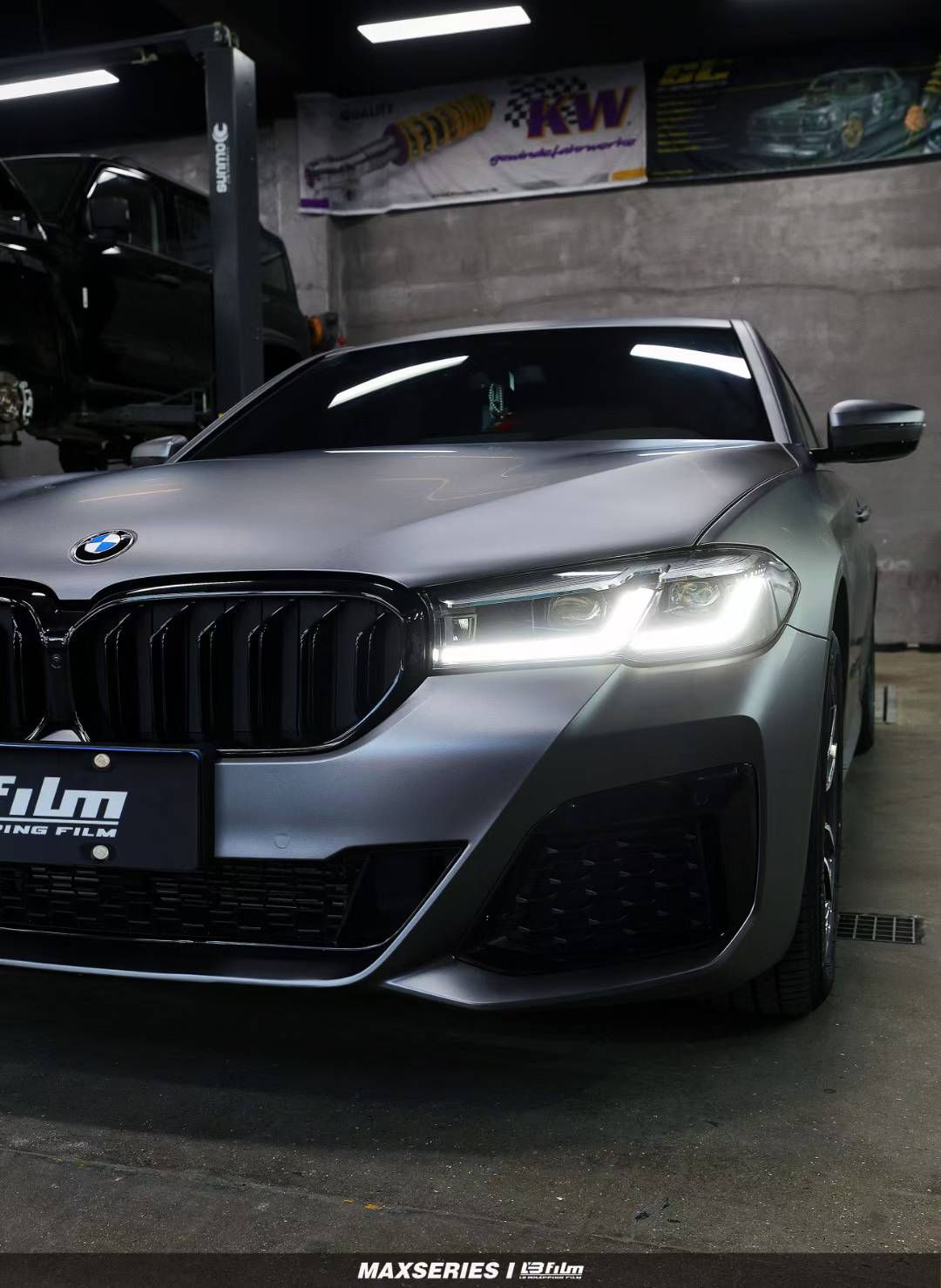 宝马5系lbfilm改色膜原厂漆山灰