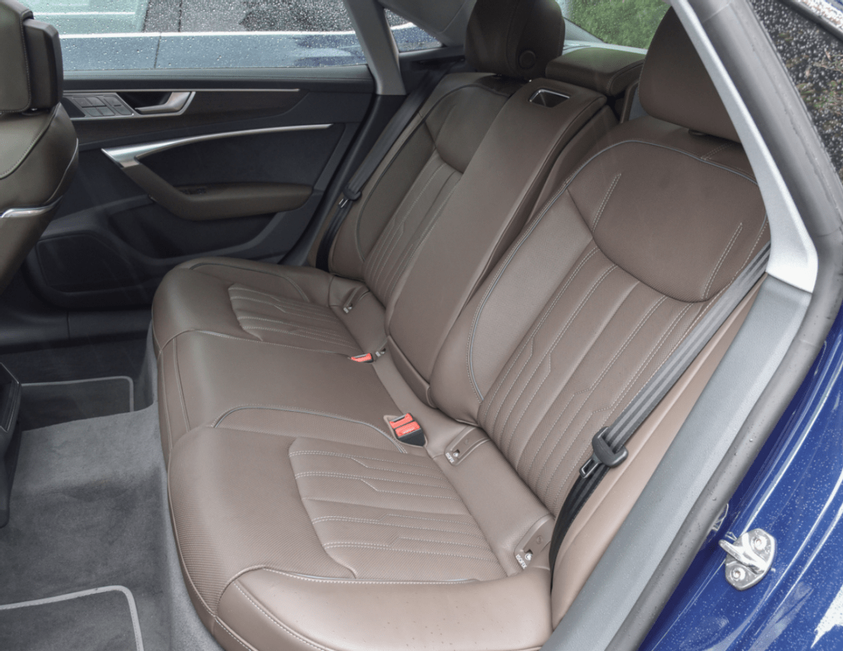 上汽奥迪a7l空间舒适兼得德系旗舰魅力十足