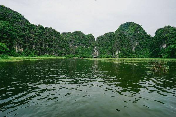 这里比桂林清净，坐船就能进山洞，价格还实惠