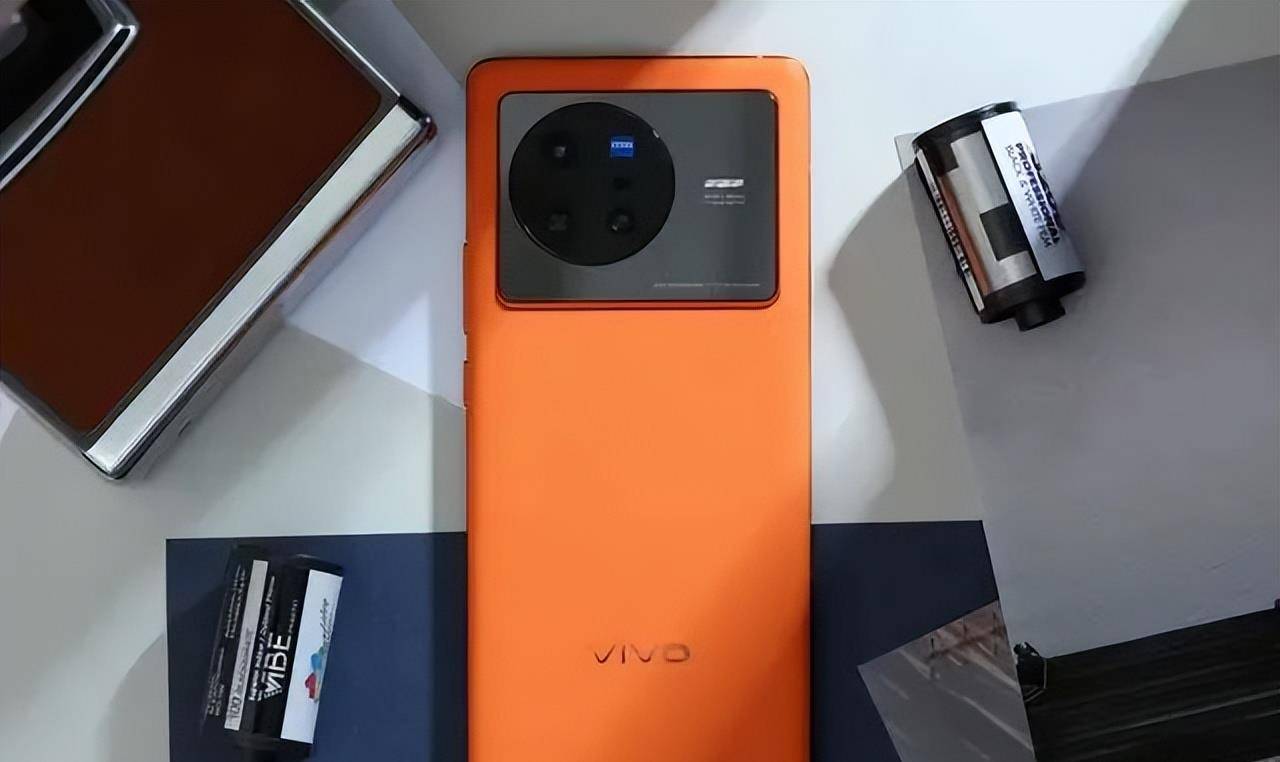 作为一款3699元起售的次旗舰,vivo x80的配置诚意很足