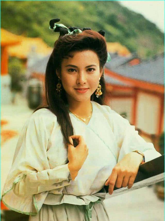 原创吴镇宇何家劲前女友终于复出曾靓绝tvb年过半百仍身材火辣