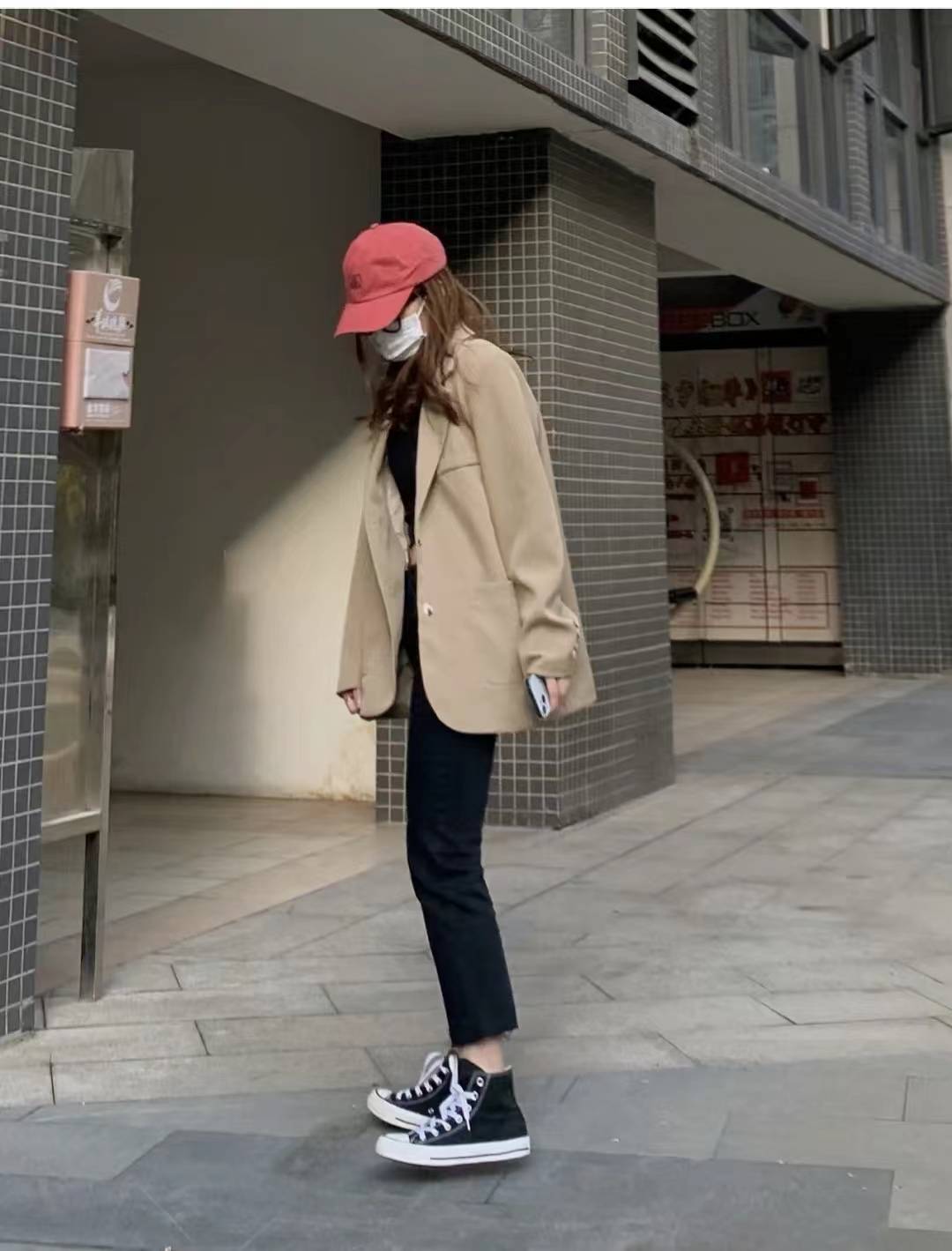 原创女人穿小黑裤搭配什么上衣和鞋子好看