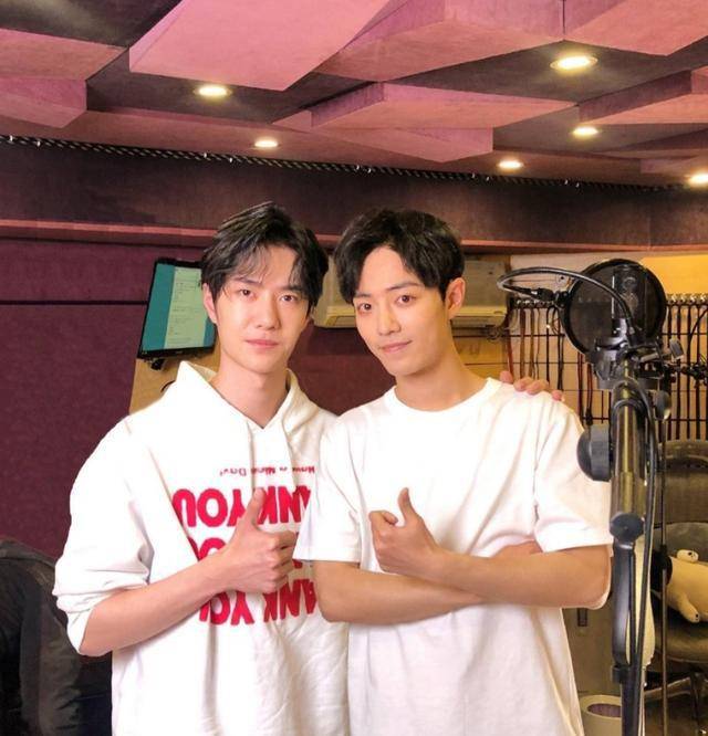 原创两大顶流同时出圈肖战王一博再同框没想到方式如此特别