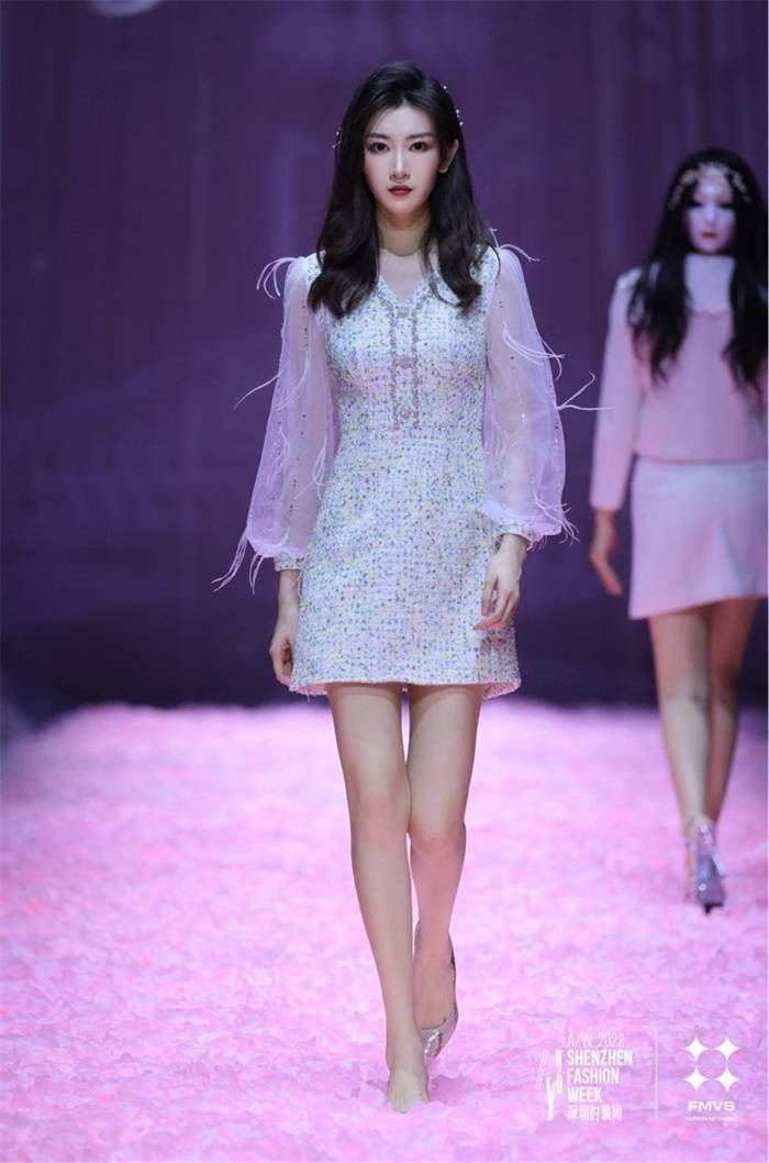 吕嘉欣李天舒陈婷婷曹青青邹媛媛返回搜狐,查看更多