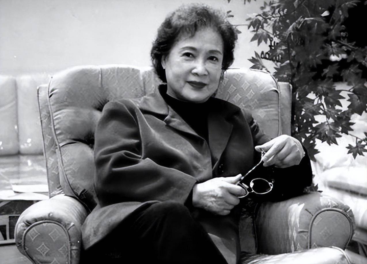 秦怡去世上影集团发讣告 遵照家属意愿丧事从简_角色_一生_电视剧