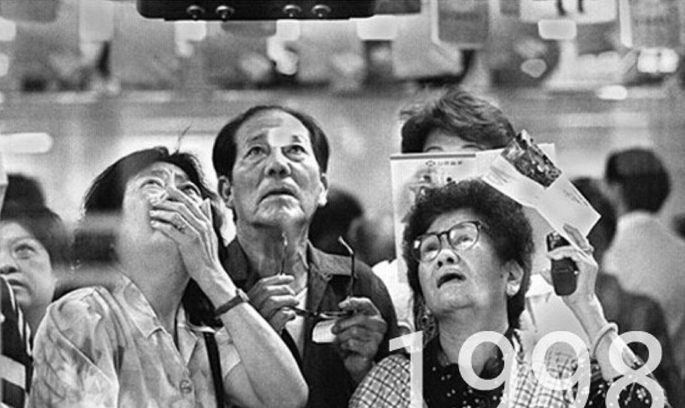 1965年印尼排华：30万华人惨遭屠杀，遗体腐烂发臭，家财全被劫掠_苏加诺_苏哈托_翁东