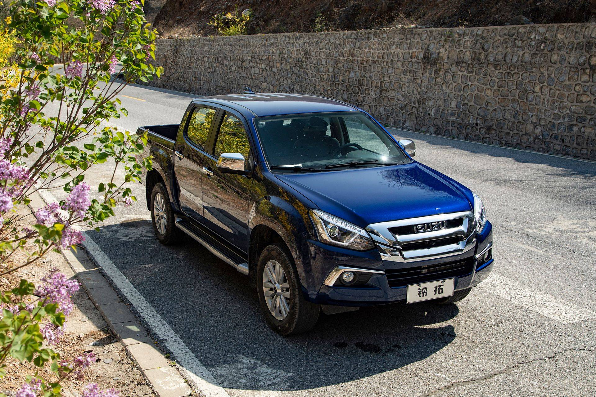 汽油版铃拓gank上市 售13.68-18.28万_搜狐汽车_搜狐网