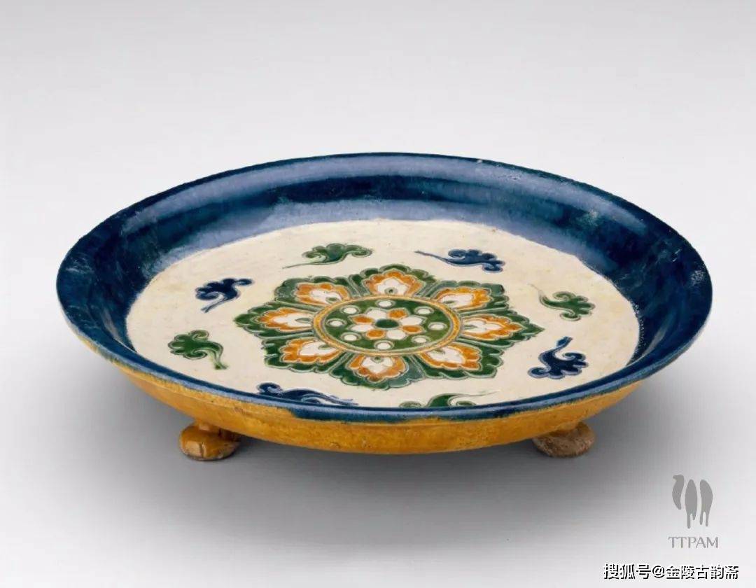 幽蓝胜碧空——唐三彩蓝釉器物鉴赏_蓝色_中国_馆藏 幽蓝胜碧空——唐三彩蓝釉器物鉴赏_蓝色_中国_馆藏