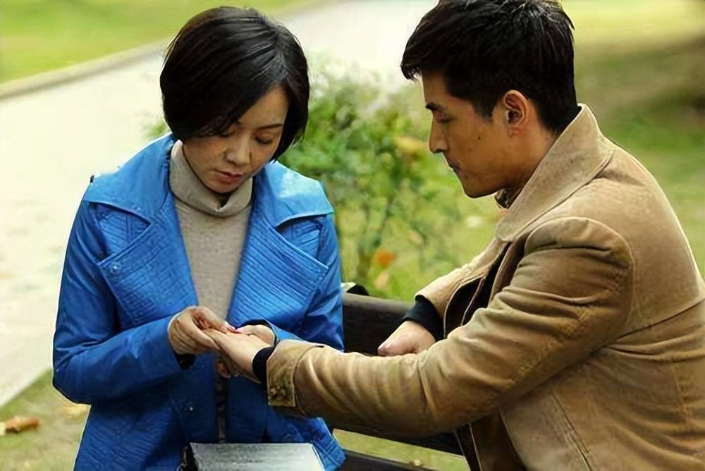 秋天里的春天女人嫁给小男人今后的婚姻看好吗