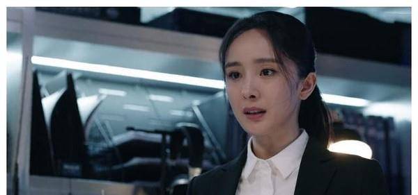 原创暴风眼中杨幂饰演的安静用了什么破解法撬开了间谍的嘴