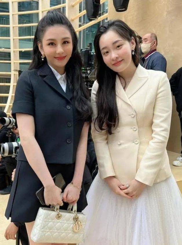 邱淑贞女儿在韩国出道,改用艺名ayla,避和内娱沈月撞名_妈妈_沈嘉伟