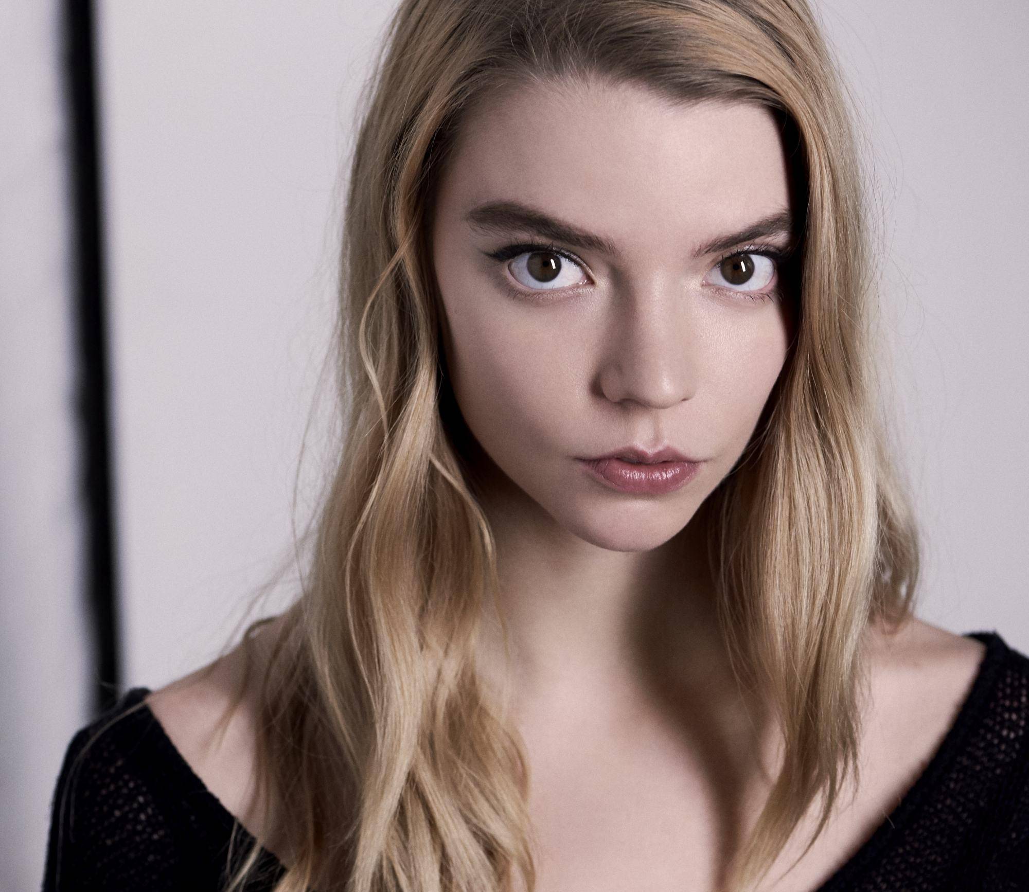 原创因外貌遭受歧视被霸凌现在的她终于绽放美丽anyataylorjoy