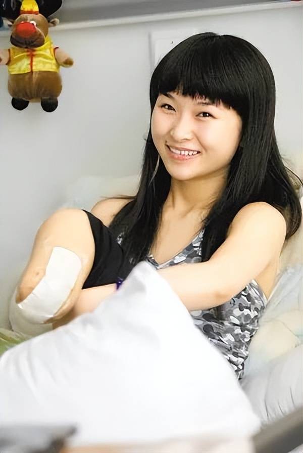 被埋废墟30多个小时,14年后,她涅盘重生_廖智_女儿_婆婆