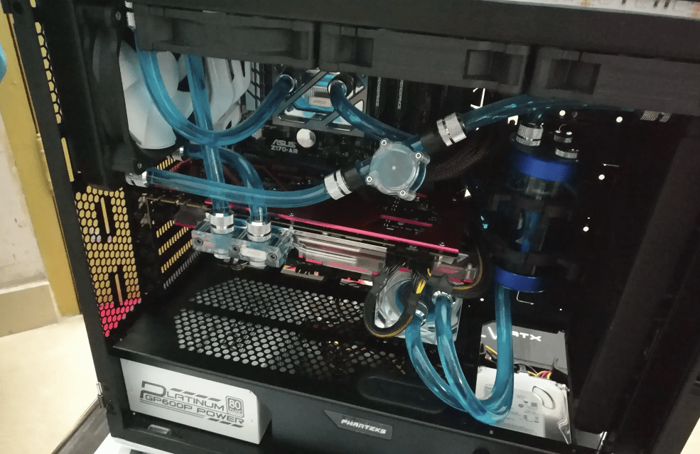 原创装分体式水冷真的有手就行谈谈分体式水冷和一体式水冷