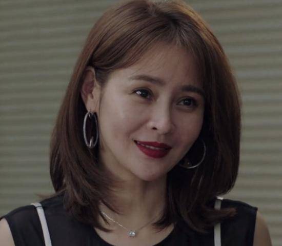 《不惑之旅》四个女配角,化上妆都很美,但却输给了素颜的梅婷_于明加