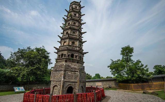 江苏一奇葩建筑，坐落在景区内部，吸引无数游客前来