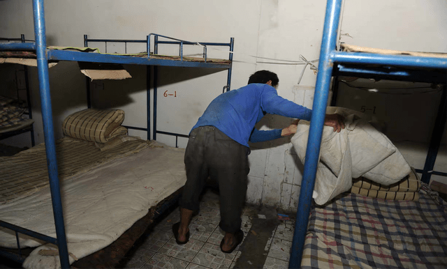 农民工宿舍"脏,乱,差",这样的环境如何居住?_工地_工作_大部分