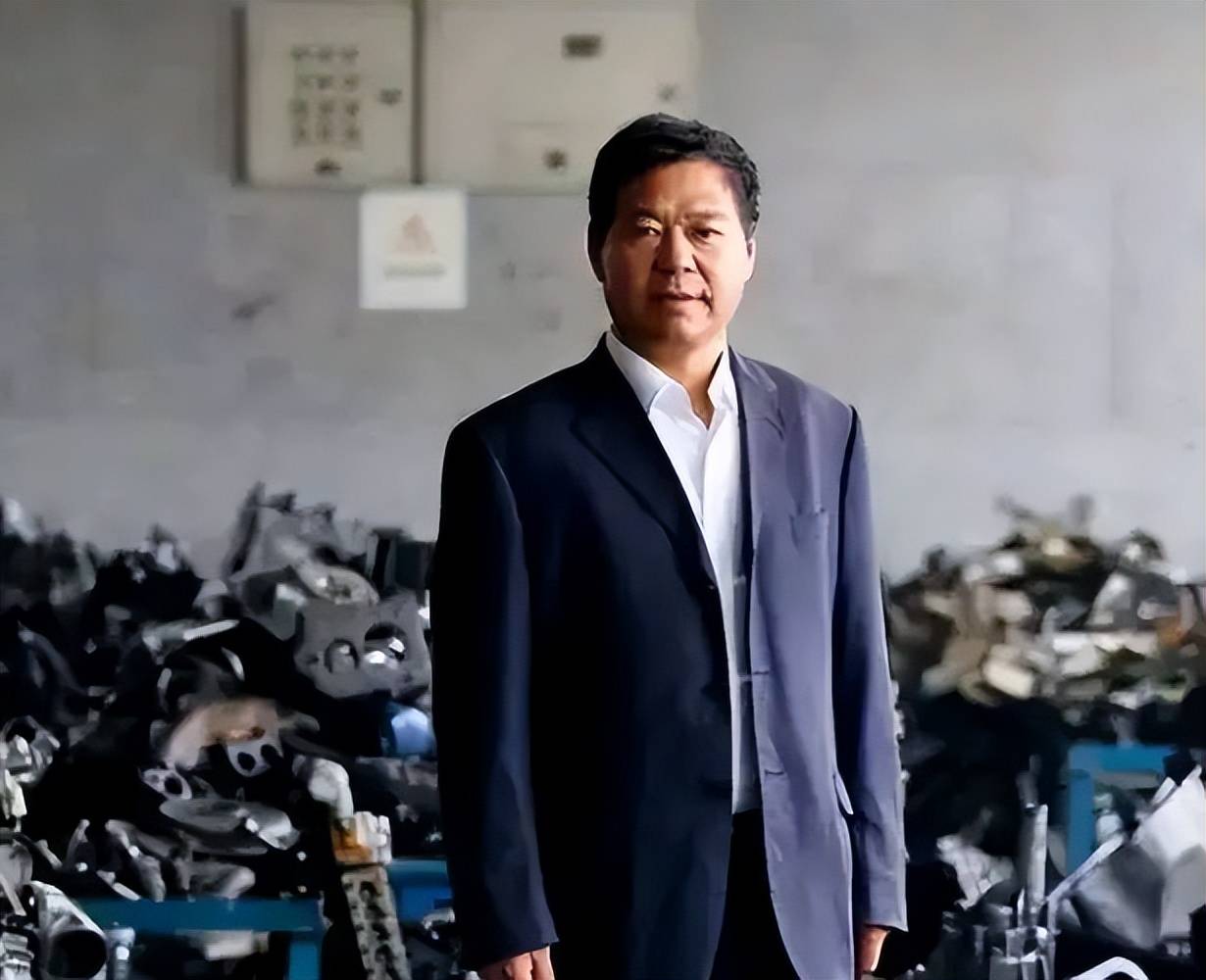 蓝翔校长女儿荣婷实名举报亲生母亲背后是豪门子女的3点心酸