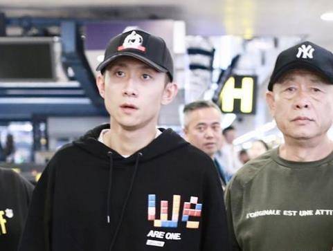 张一山隐瞒了二十多年的父亲终于曝光原来是他难怪之前不公开