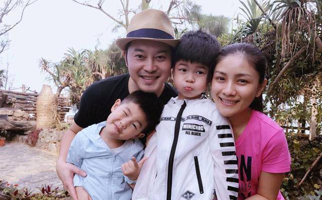 原创 胡可45岁被沙溢宠成少女,曾主动追夫却遭拒绝,两个儿子都像爸