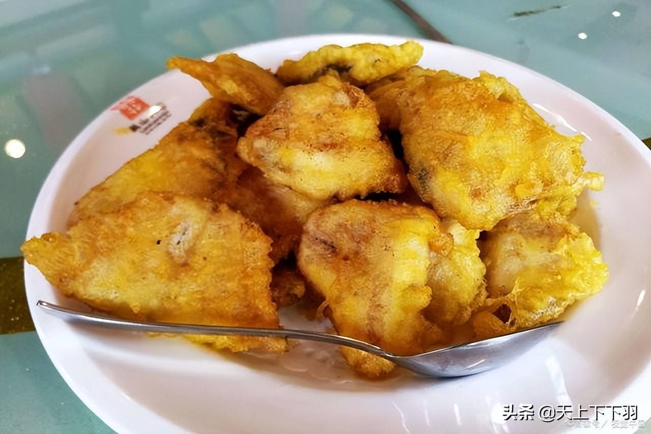 炸高眼鱼高眼是日照这片海域中的特产鱼类,肉嫩且厚,就算是放在油锅里