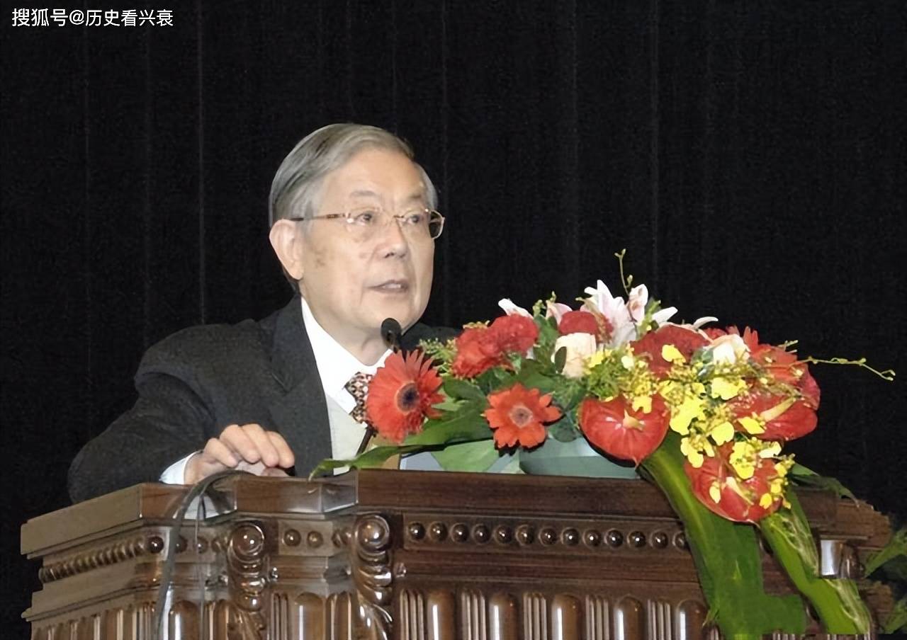 谁才是真正的中国原子弹之父邓稼先还是钱三强