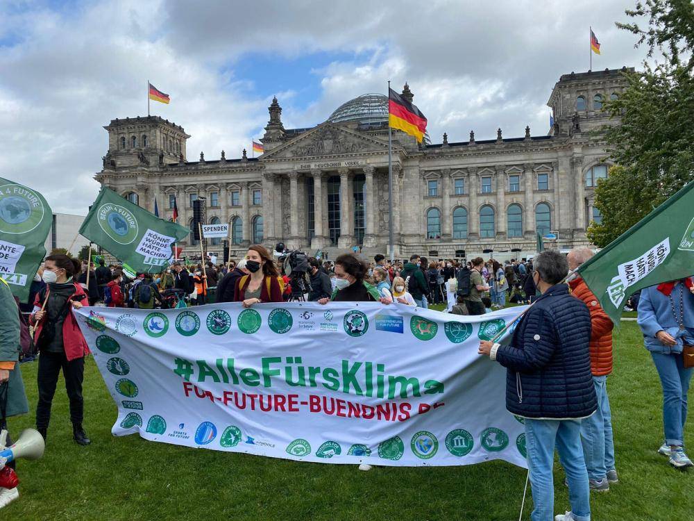 用爱发电还是重新去烧劈柴德国绿党了解一下