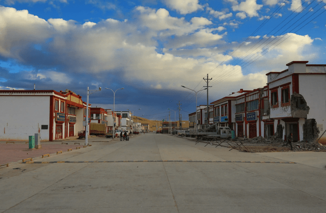 西藏有个小县城风景优美景点众多可却因其独特的名字而走红