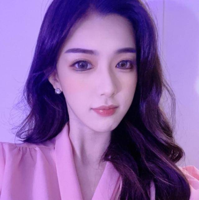原创迅猛龙特蕾莎网红第一美她素颜照后男粉坐不住了疯言风娱