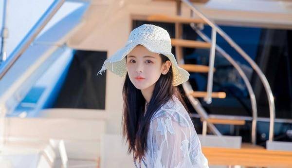杨超越背后金主曝光,5亿豪宅随便买,身价超过王思聪!_张量_文澜_公司