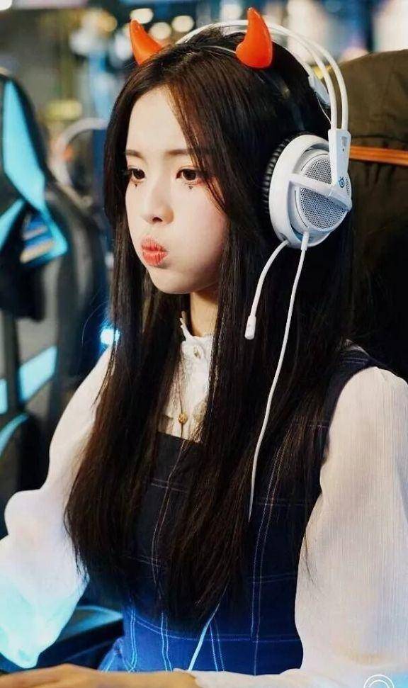 杨超越背后金主曝光,5亿豪宅随便买,身价超过王思聪!_张量_文澜_公司