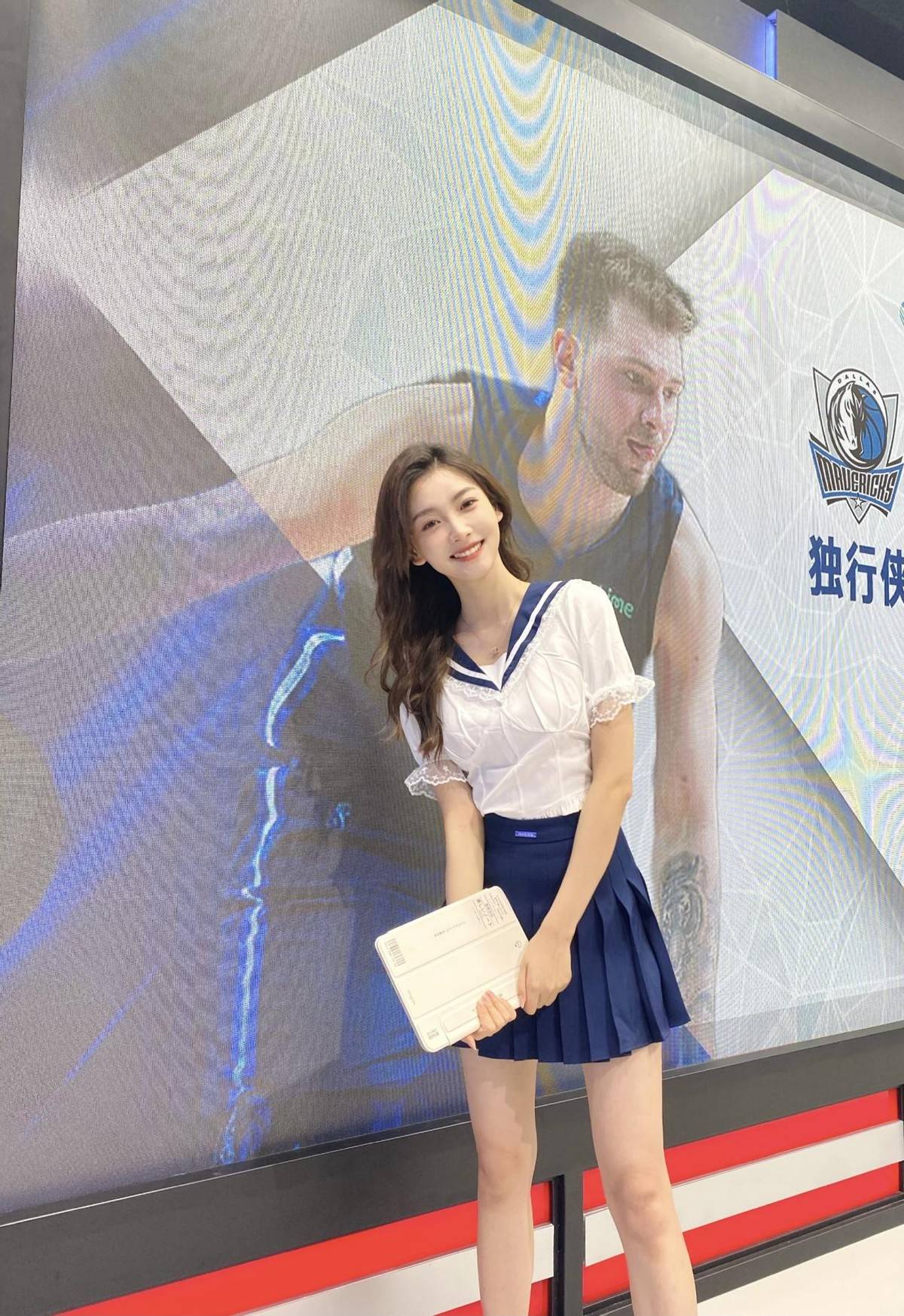 东契奇打进西决,nba美女主播开心!