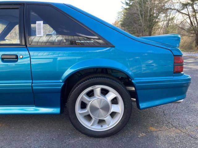 1993年第三代福特野马太像家用车了吧