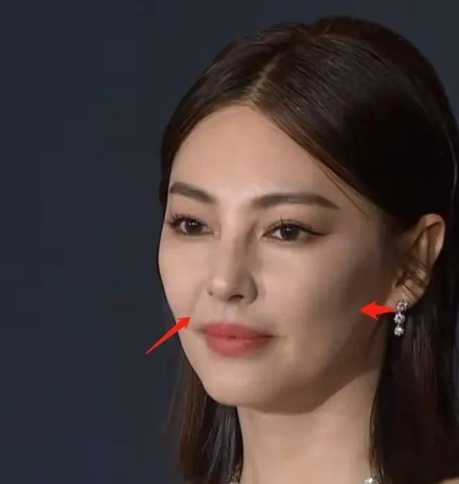 原创明星的皮肤真没有素人好痘印粉刺好明显全靠粉底滤镜撑