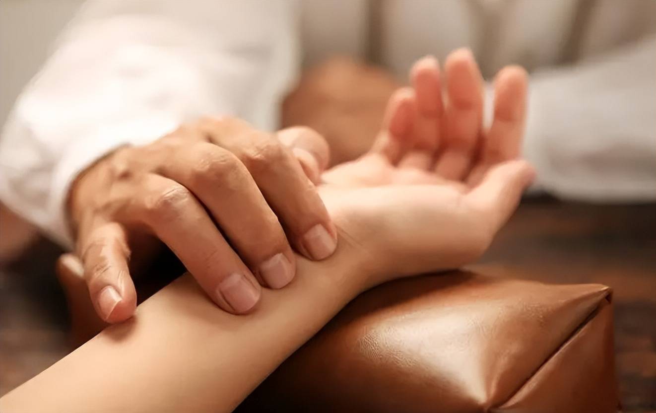 东城中医医院韩美真主任望闻问切四诊合参应对神经系统顽疾